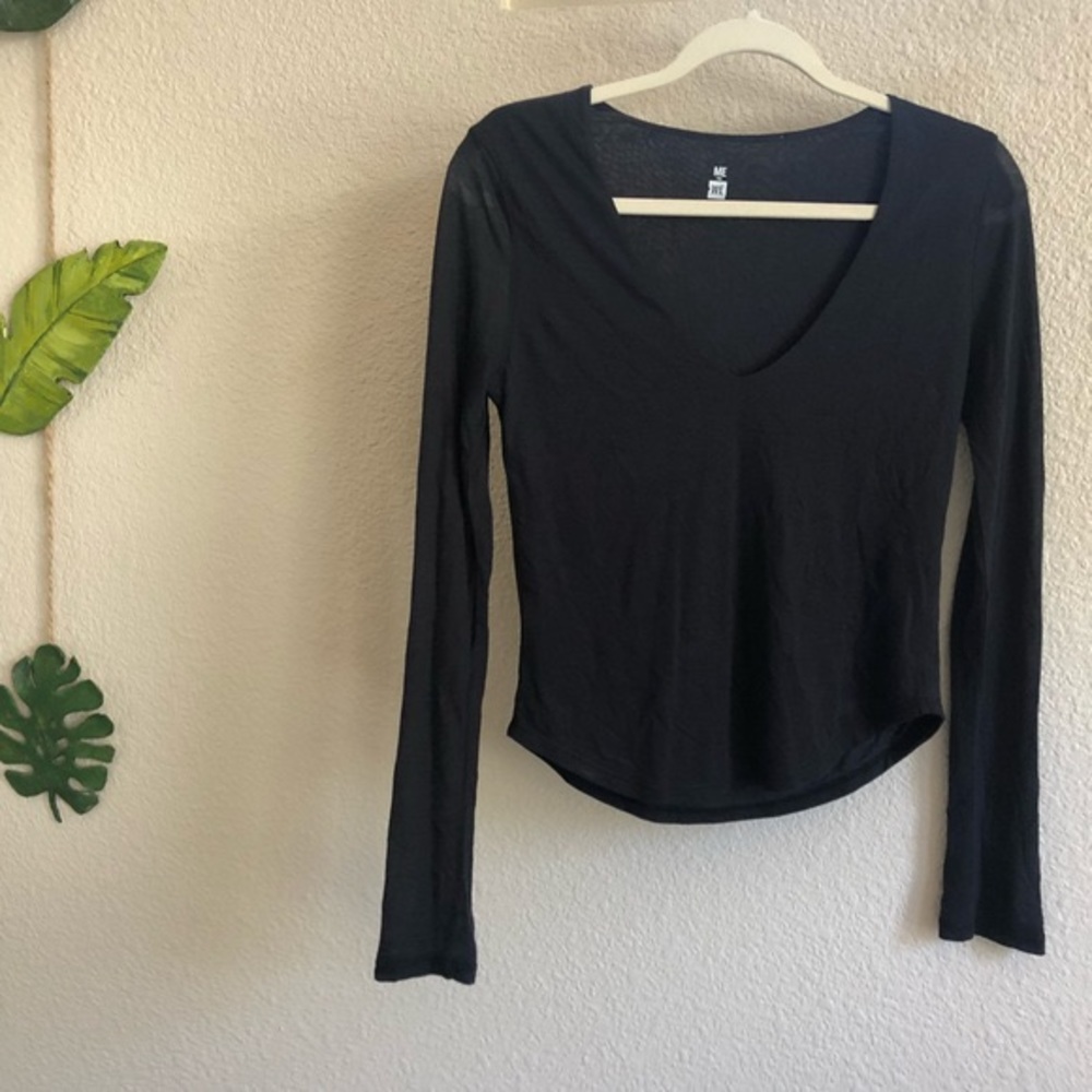 Me to We long sleeve crop top